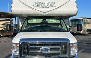 Modern Family Suite Basecamp 26'CrossTrail Class C