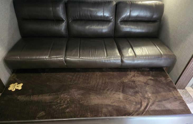 Sofa in bunkroom with pullout trundle