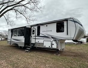 Keystone RV Avalanche 390DS