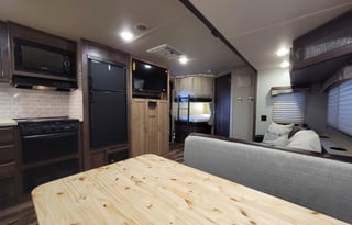 Large Shower☆Outdoor kitchen☆Slide out☆ BUNKS