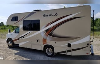 2018 Thor Motor Coach Four Winds 22E
