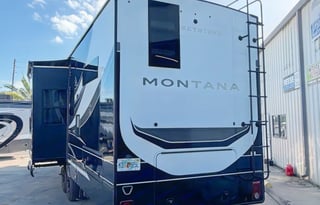 Tavares Luxury Retreat | Montana TAFL3063