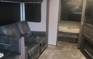 2021 Dutchmen RV Kodiak Ultimate 3021RBDS