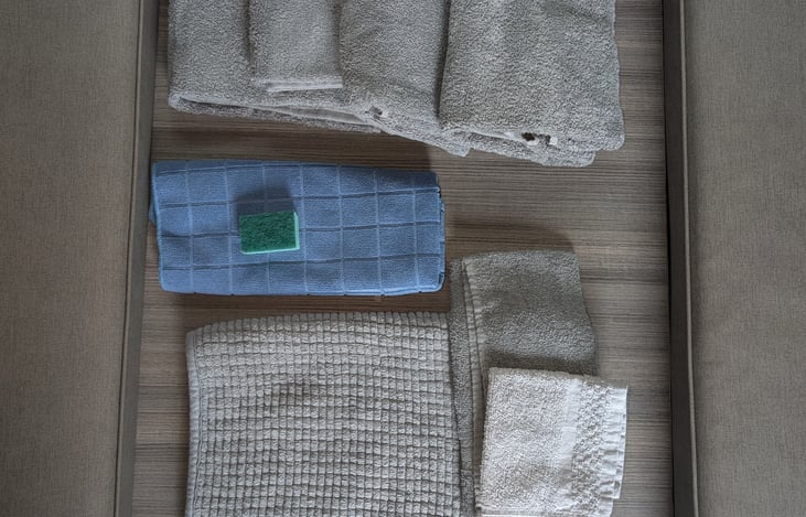 included towels
4 bath towels
1 foot towel
2 dish towels
1 washcloth