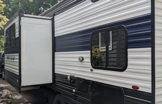 '24 Cherokee Grey Wolf Bunk House - Delivery ONLY