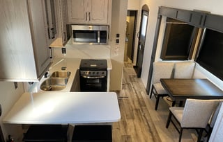 Montana High Country 377FL - room for the family