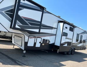 Grand Design Momentum M-Class 381MS