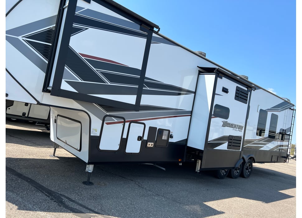 Fifth Wheel rentals in Midland