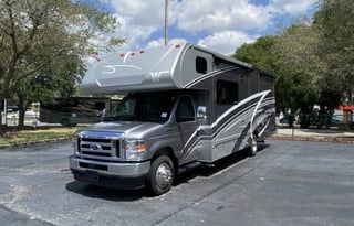 2021 Winnebago Minnie Winnie 26T with upgrades