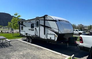 Family/Group Friendly - 2022 Tracer 24DBS