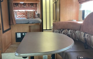 2011 Coachmen RV Freelander 21QB  Ford 350