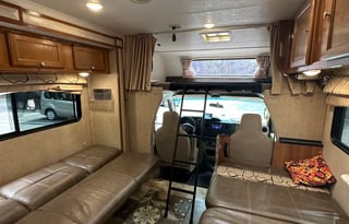 26' Leprechaun, sleeps 6+, stocked for family fun!