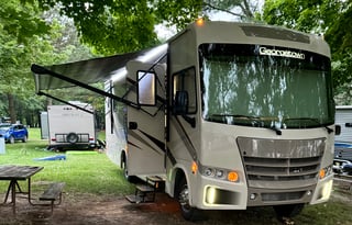 "Right Size" Class A. Sleeps 7 & Easy to Drive