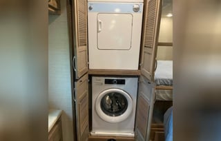 2019 36HPrestige Washer Dryer -Theater Seating!