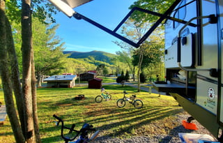 2018 Dutchmen RV Coleman Light 2835BH