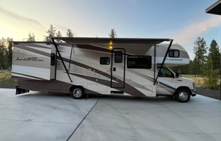 WINGER'S FLEETWOOD VACAY ON WHEELS