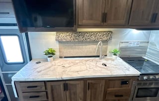 S14 - Luxury Medium Class C