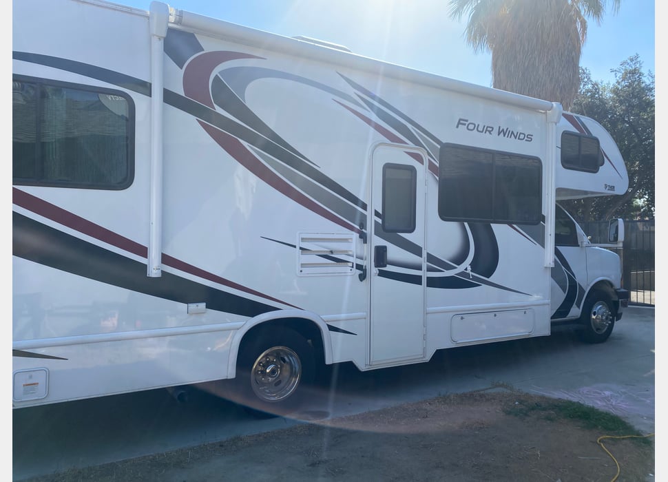 Class C Motor Home rentals in El Segundo