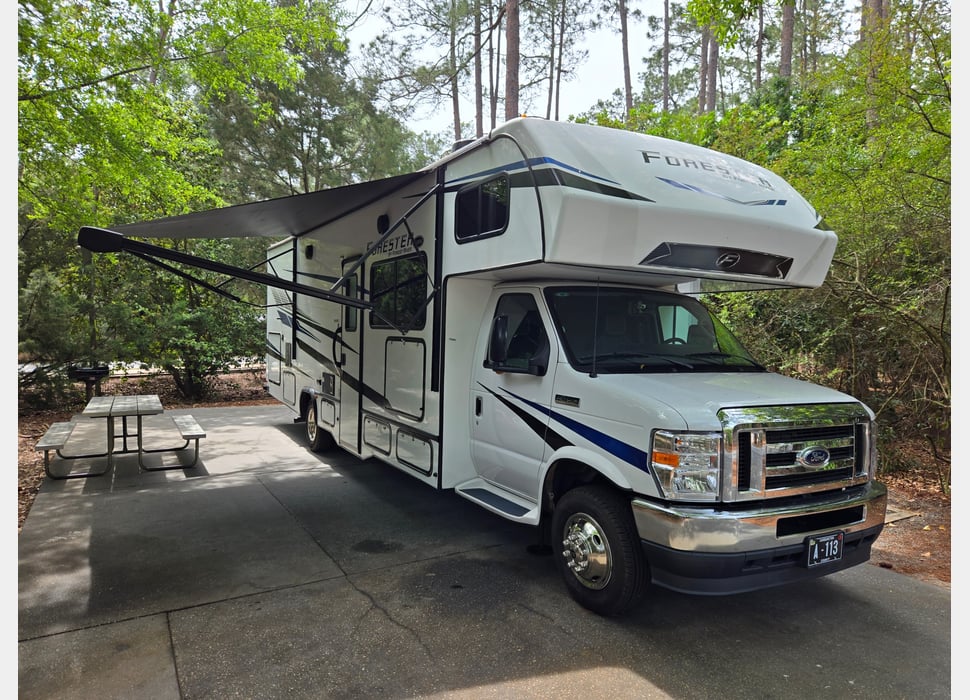 Class C Motor Home rentals in Lincoln