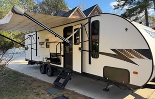 Sun-Filled 2023 32ft Adventure Trailer - sleeps 6