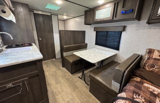 2021 Coleman 17B – Your Cozy Getaway on Wheels!