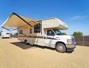 Coachmen RV Leprechaun 270QB Ford 350