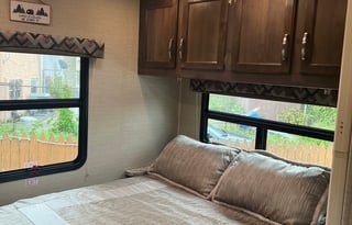 "Jupiter" the Bunkhouse Motorhome | Sleeps 8