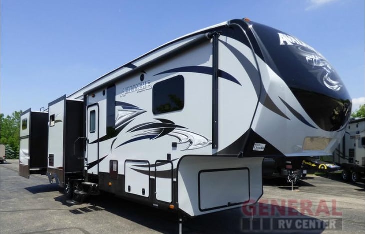 2015 Keystone Avalanche | RVshare