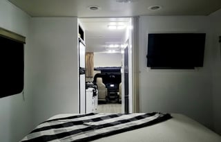 Magnolia Farms Marriott - 2011 Thor Chateau 28Z