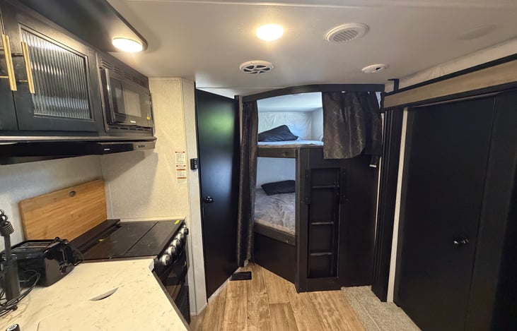 2 bunk beds