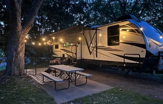 Family & Pet Friendly RV Rental- w/ Bunkhouse!