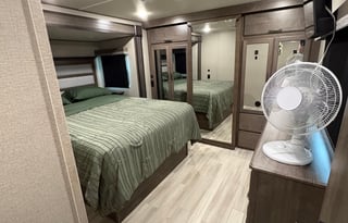 Rolling Family Retreat Bunk House with 2 full bath