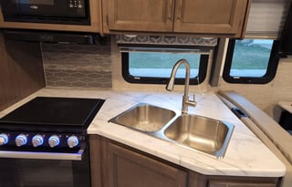 2022 Thor Motor Coach Freedom Traveler 32A