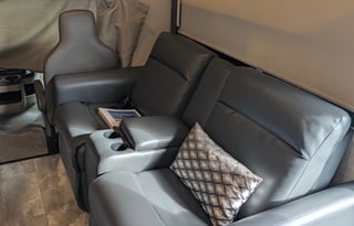 2022 Thor Motor Coach Quantum KW29