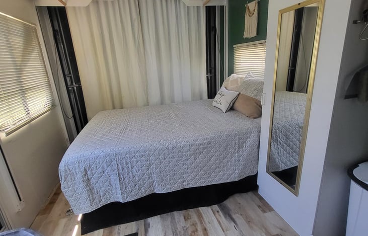 Garage Bedroom - Queen Bed & Twin Bunk, Patio Area, Closet, Portable AC