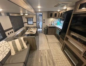 CrossRoads RV Zinger ZR298BH