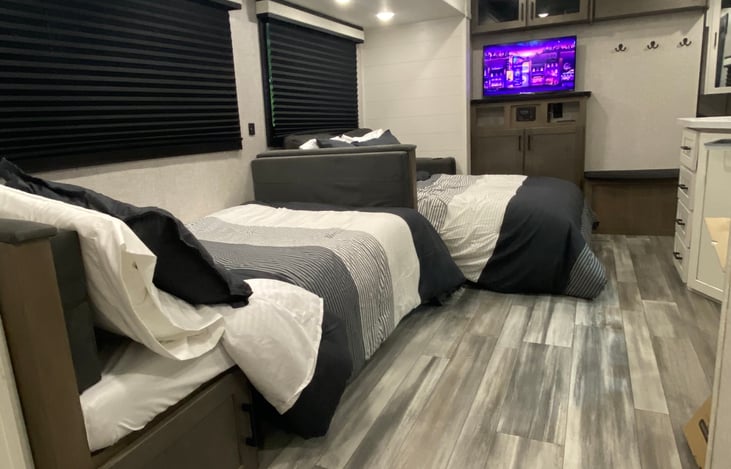 Spacious living area with Dinette and Jackknife converted to beds