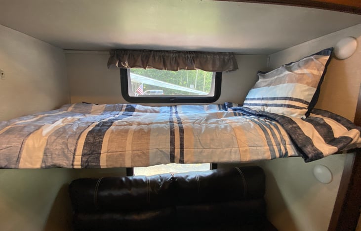 UPPER BUNK THAT FOLDS UP