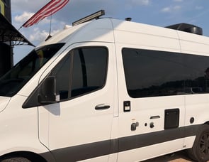 Thor Motor Coach Sanctuary 19P
