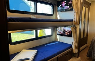 Jayco Greyhawk 31FS - Bunkhouse!