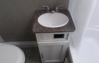 19' Trailer w/E-Bike & Solar, Pet-Friendly