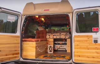 Autumn Breeze Voyager - Cozy Cedar Camper