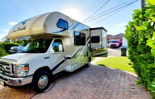 Thor Motor Coach Four Winds 24 Ft.- EARLY PICK UP