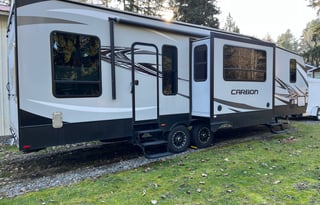 Keystone Carbon Toy Hauler