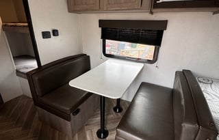 Cozy Keystone Springdale Mini with Bunk Beds