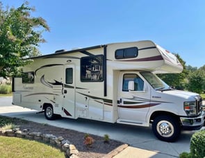 Coachmen RV Freelander 27QB Ford 350