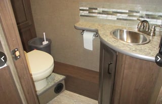 2019 Luxury Motor Coach w/ Washer / Dryer
