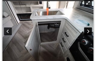 Brand New 2022 EAST AND WEST Della Terra 271BH