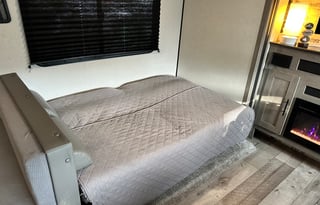 Family fun Camper with game room!!