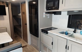 Clipper has room for the family.